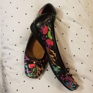 Naturalizer Floral flats